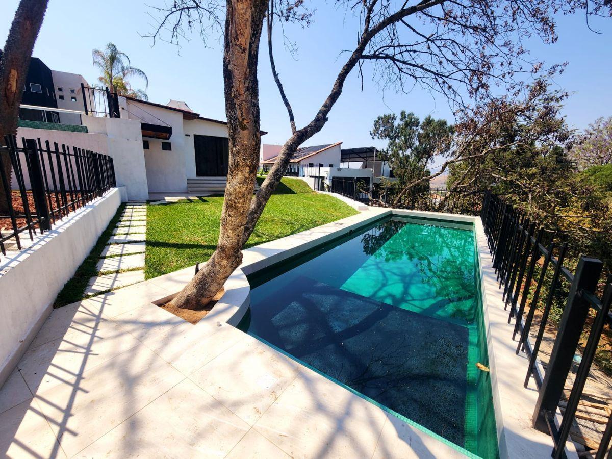 Casa Tulipanes V con Alberca, Enorme Jardín, Dobles Alturas, Amueblada, Equipada Lista Para Vivirla. — foto 2