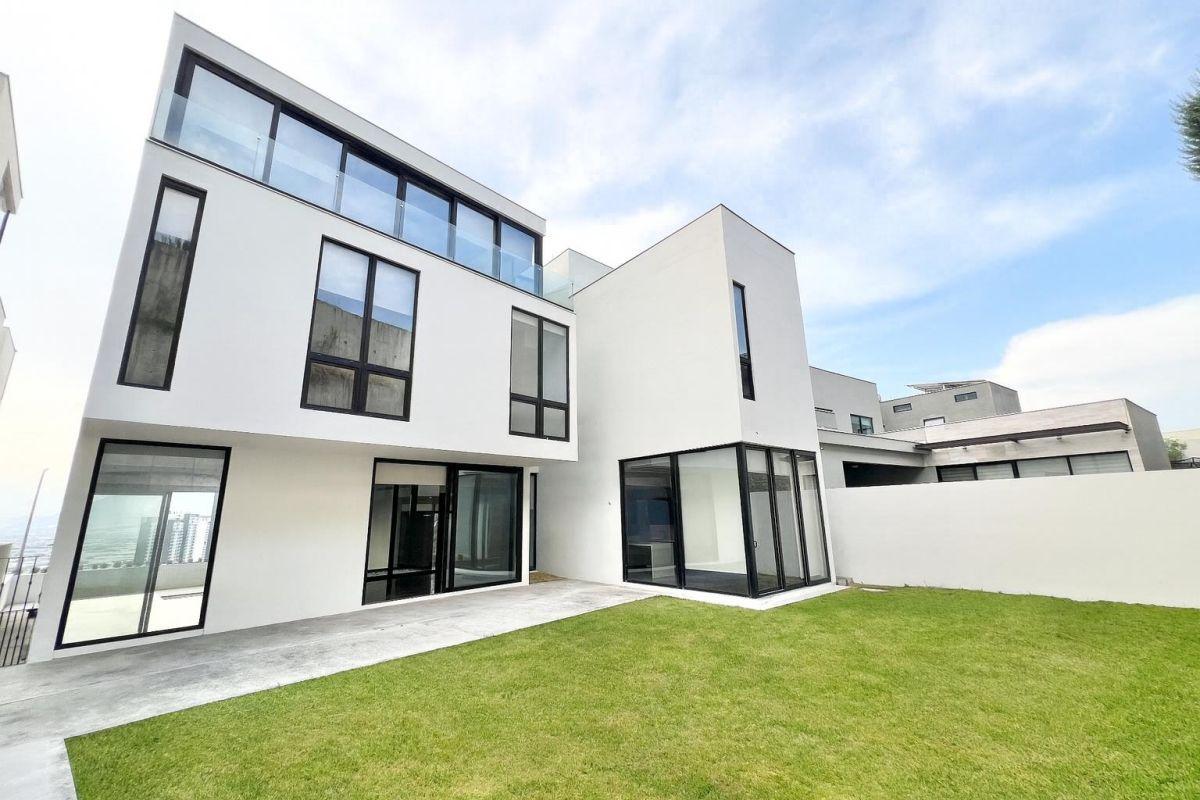Casa en Venta en Residencial Cordillera — foto 2