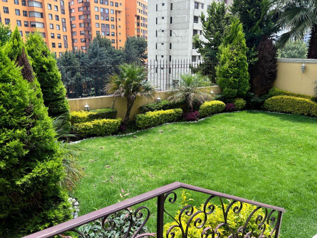 Venta Casa en Cerrada Hacienda de Las Palmas Interlomas — foto 2