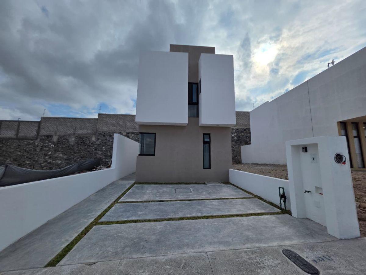 Casa en Venta en Capital Sur – Diseño Moderno, Doble Altura y Excelente Equipamiento — foto 2