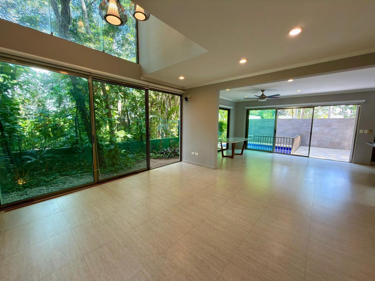 Casa en Venta Residencial Cumbres — foto 3