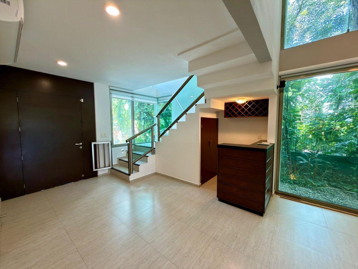 Casa en Venta Residencial Cumbres — foto 2