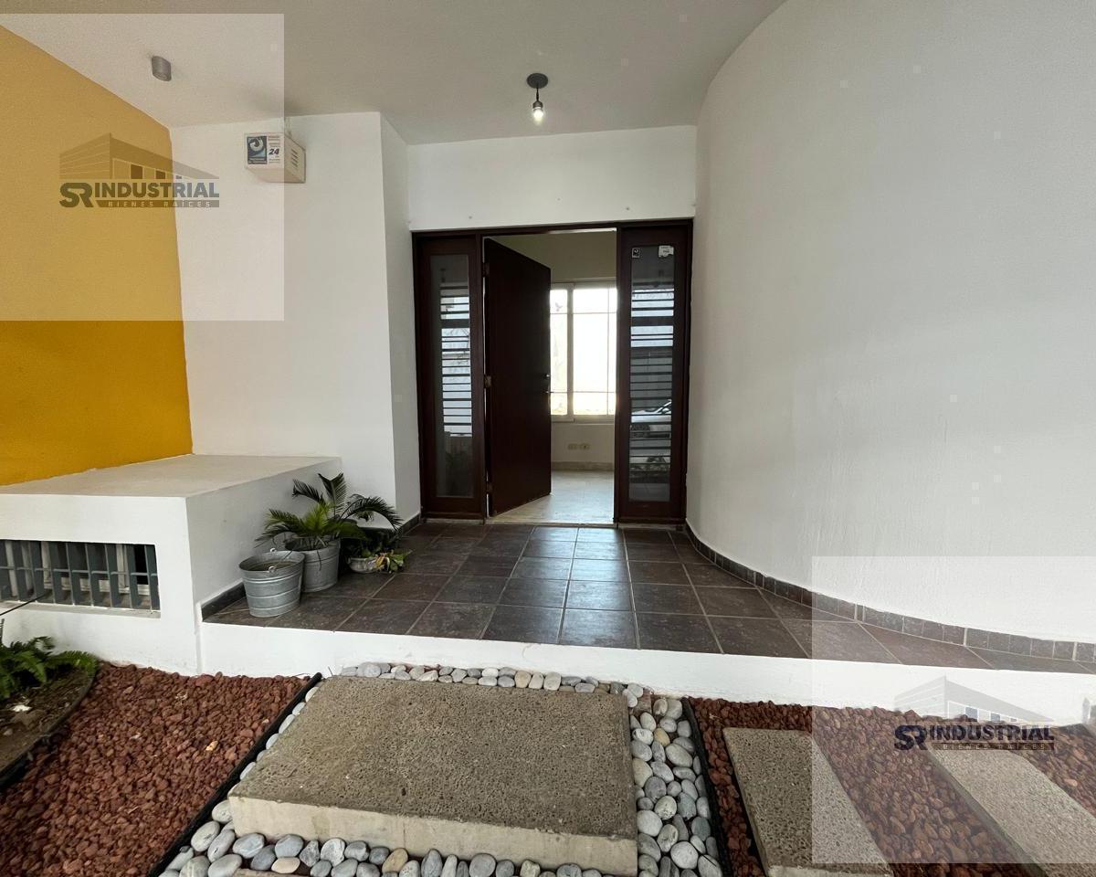 Casa en Renta en Monterrey Sur Jardines del Paseo — foto 2