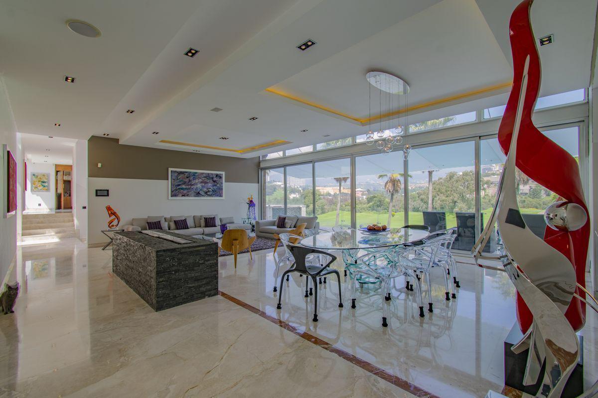 Oportunidad Residencia en Bosque Real con Jardin y Vista Al Campo Venta — foto 3