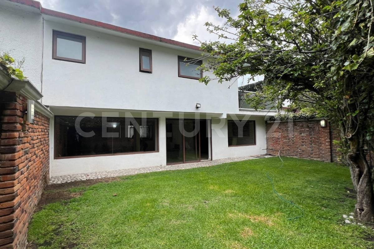 Casa en Venta con 2 Jardines y Terraza Cerca de San Jerónimo — foto 2