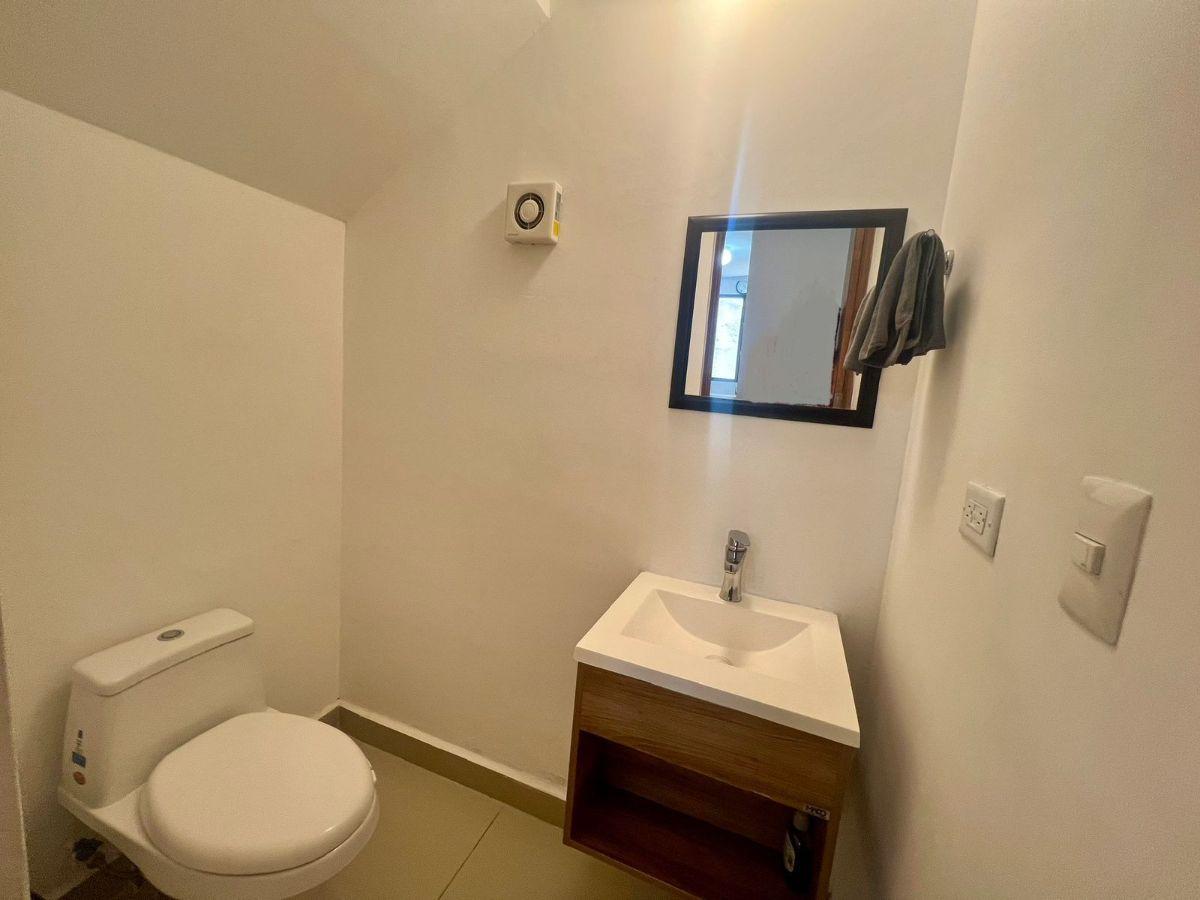 Casa en Renta Col. Arbado Folresta, Apodaca, N. L. Tres Pisos — foto 3