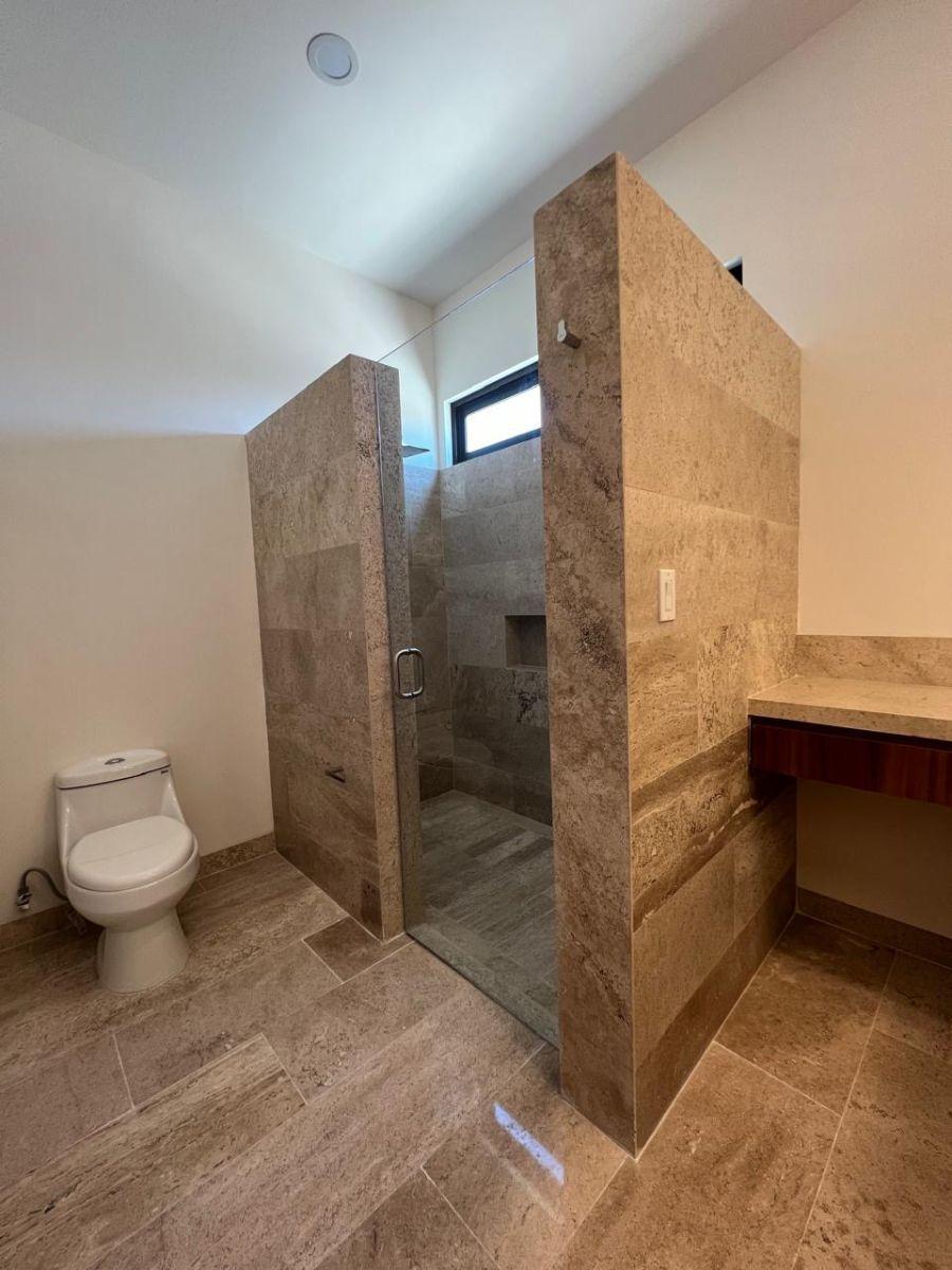 Casa con 3 Recámaras en 180 m² de Terreno en Venta en El Centenario — foto 3
