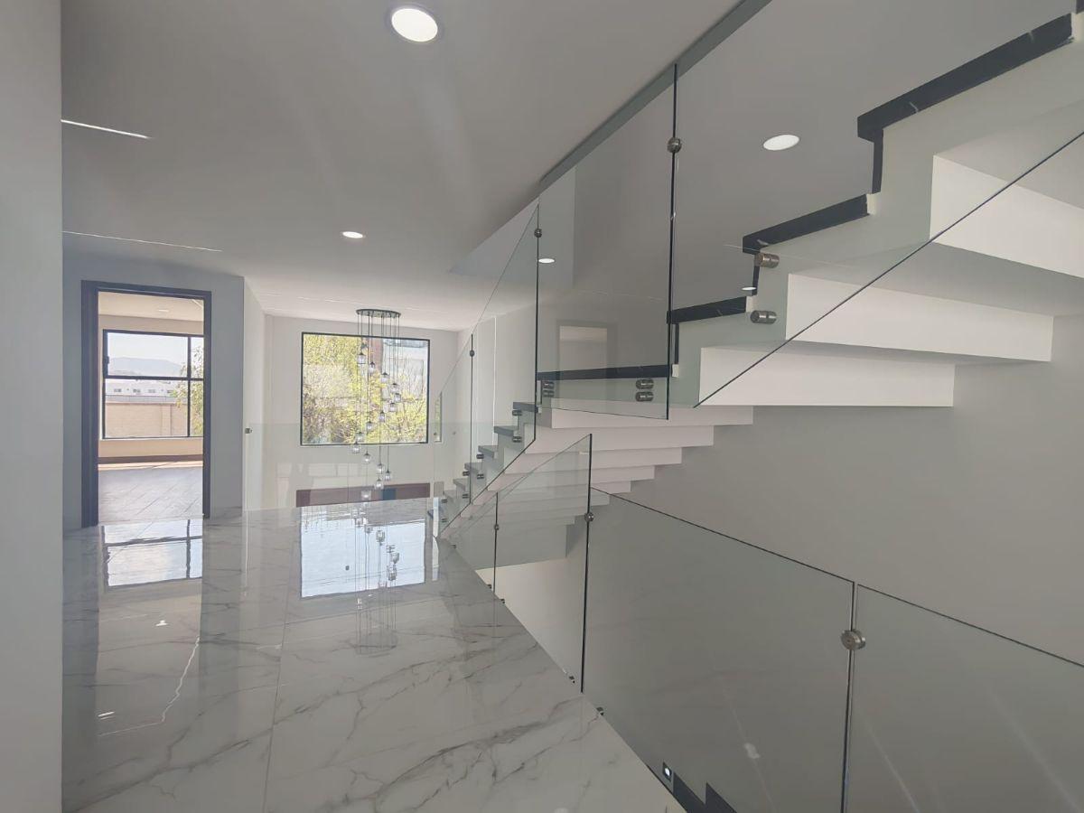 Casa en Venta con Tina, Parque Dublin, Lomas de Angelópolis — foto 3