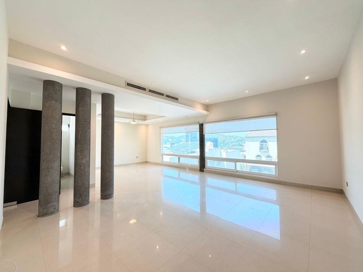 Casa en Venta en Privanzas Monterrey — foto 2