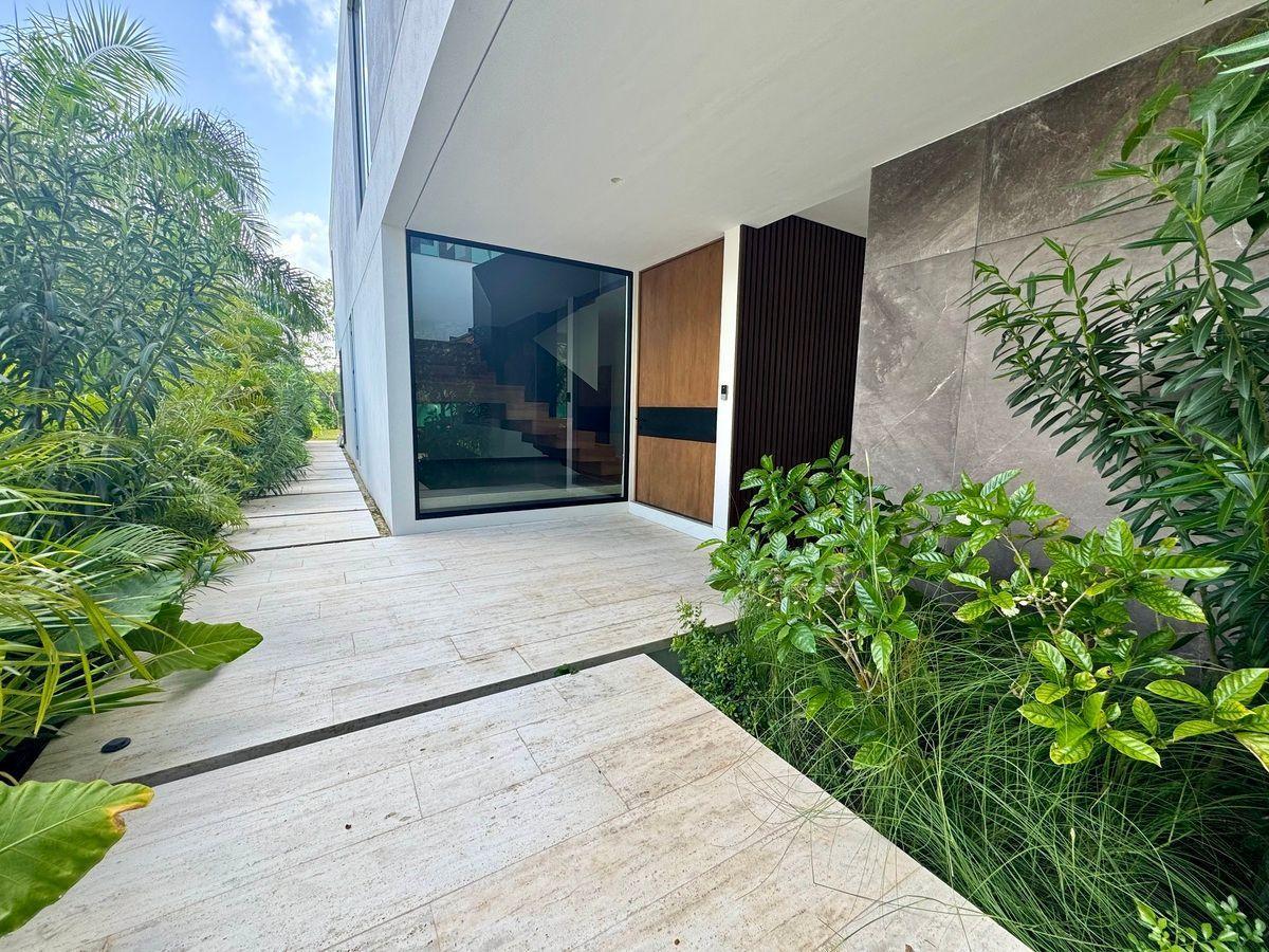 Casa en Venta con Vista Espectacular a Cenote y Campo de Golf — foto 2