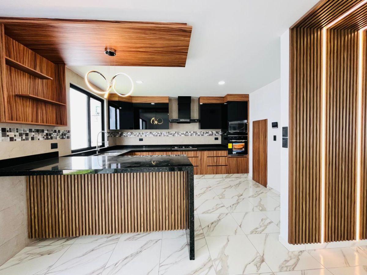 Casa en Venta, Cluster con Alberca, Parque México, Lomas de Angelópolis — foto 2