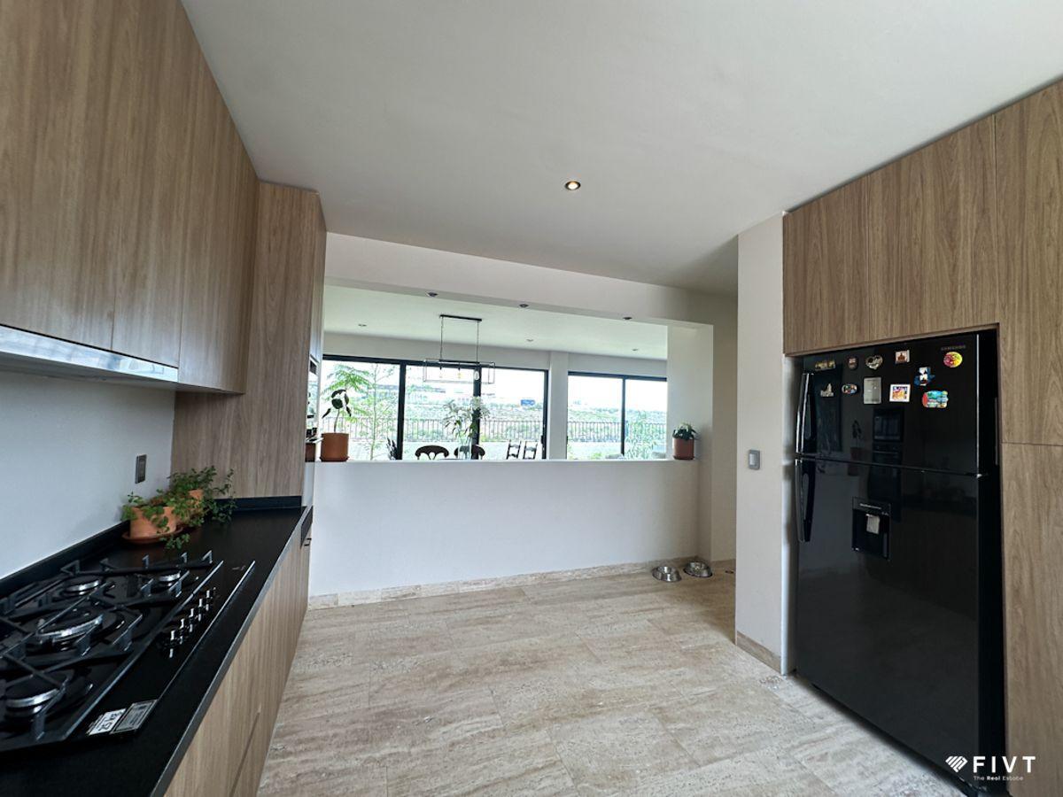 Casa con 259 m² Superficie de Terreno y 4 Recámaras en Venta en La Vista Residencial — foto 2
