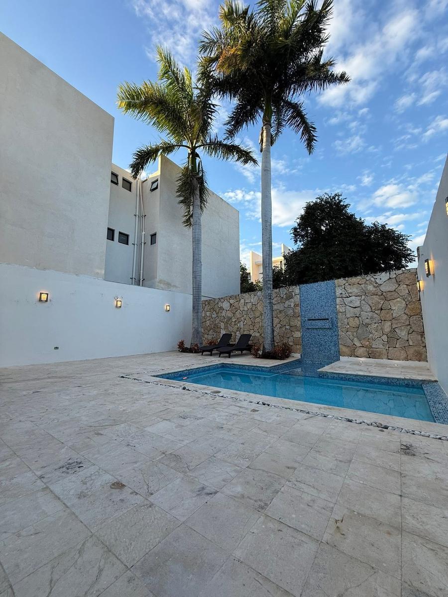 Casa en Venta Al Norte Mérida con Piscina, Bar y 4 Recámaras — foto 2