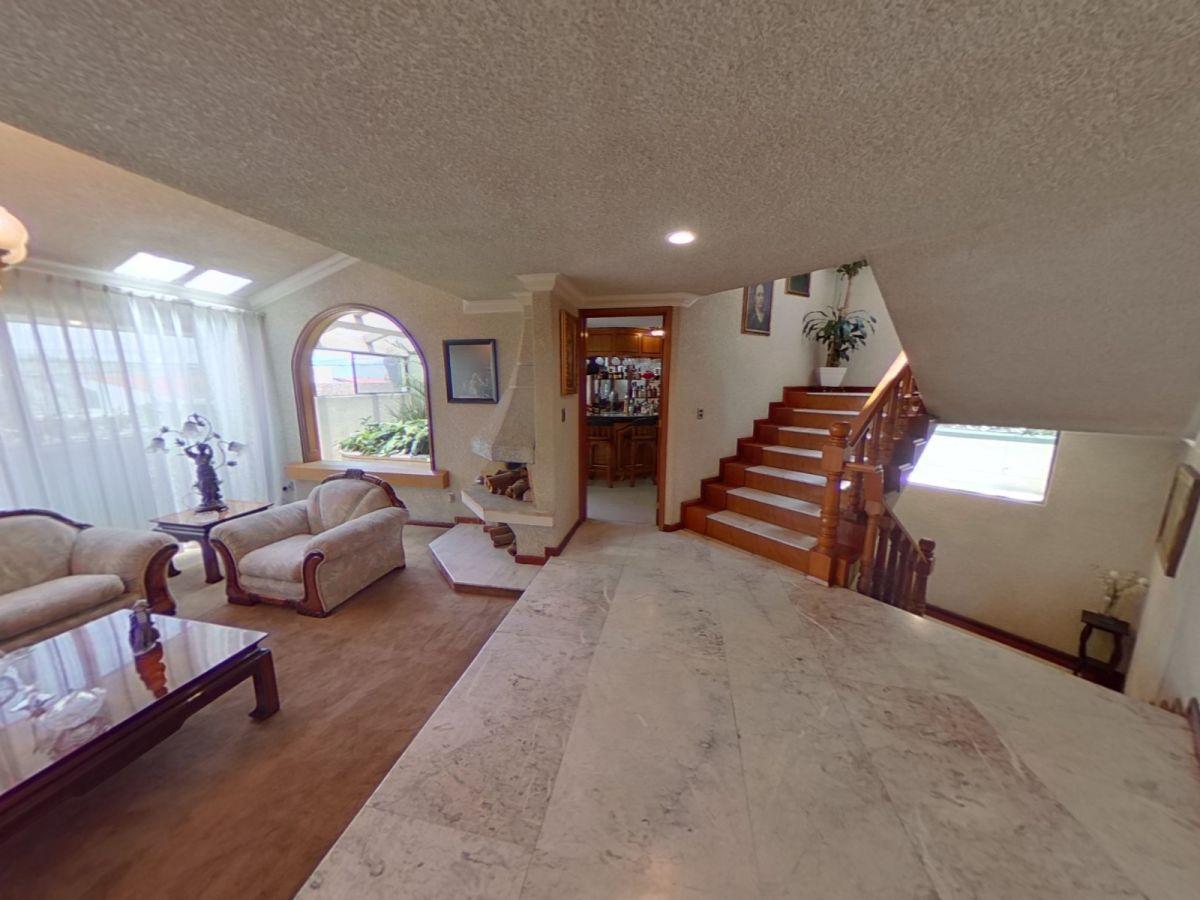 Casa en Venta con Amplios Espacios, Vista Panorámica en Privada con Vigilancia. Terraza, Jardín, Bar — foto principal