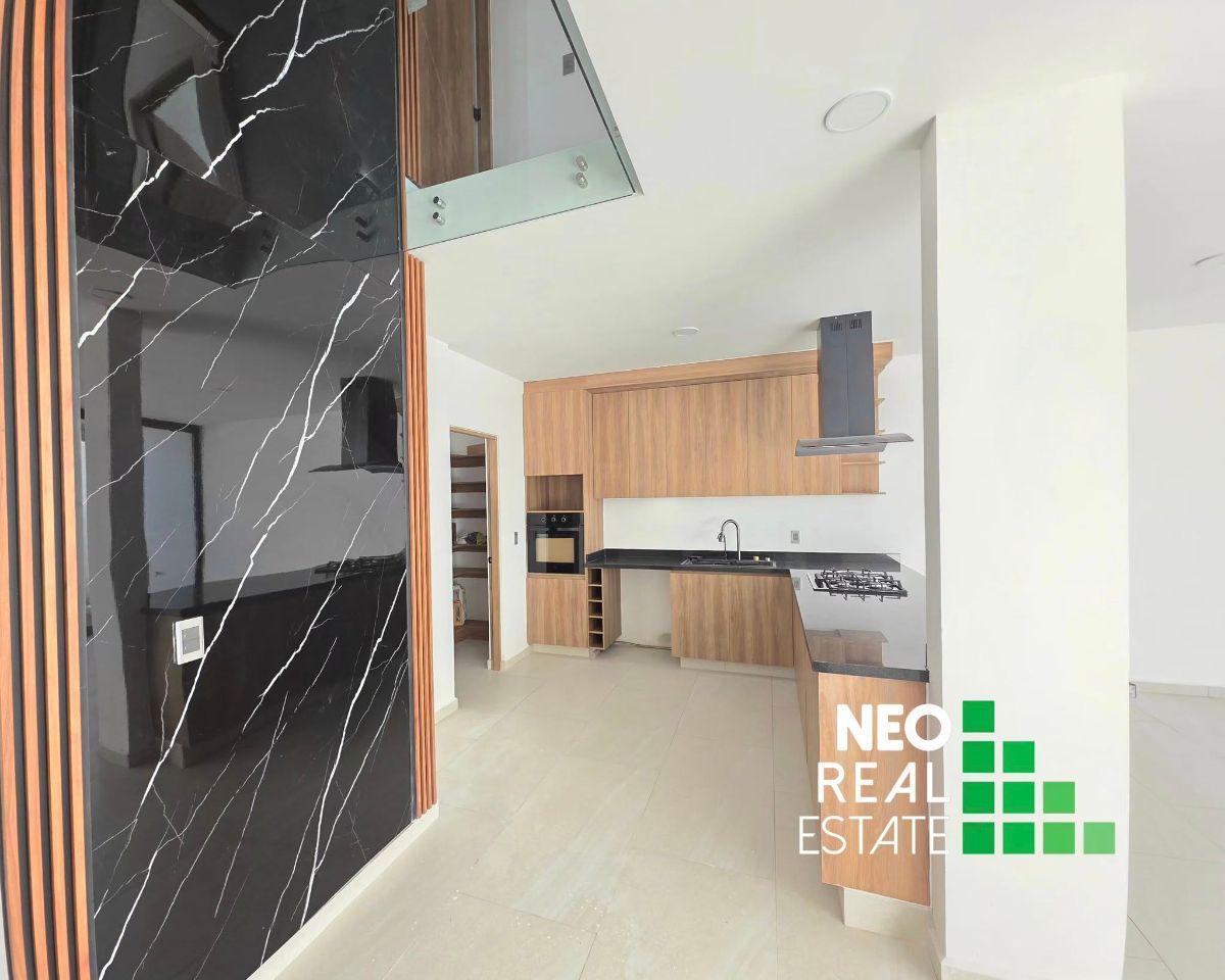 Casa de Autor en Venta en Zibata — foto principal