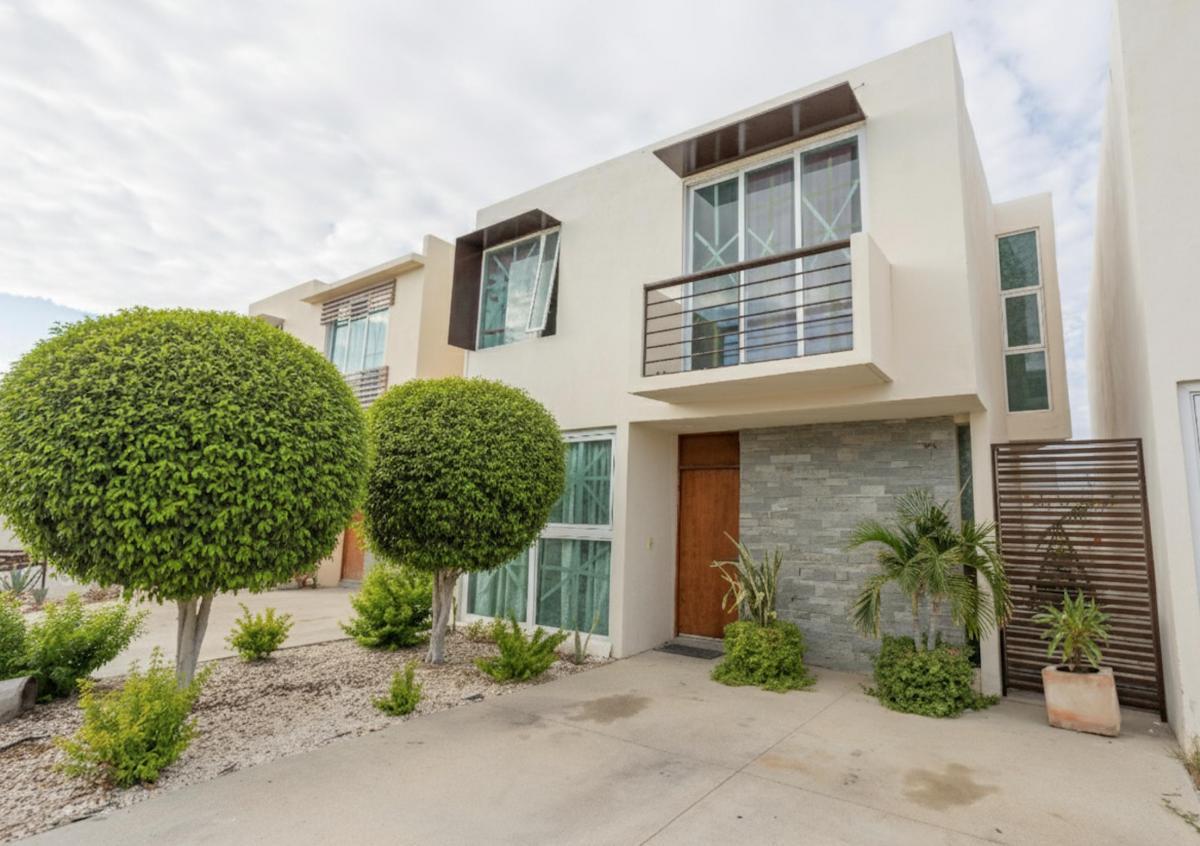 Casa en Venta 3 Habitaciones en Privada Casa Club en Cabo San Lucas — foto principal