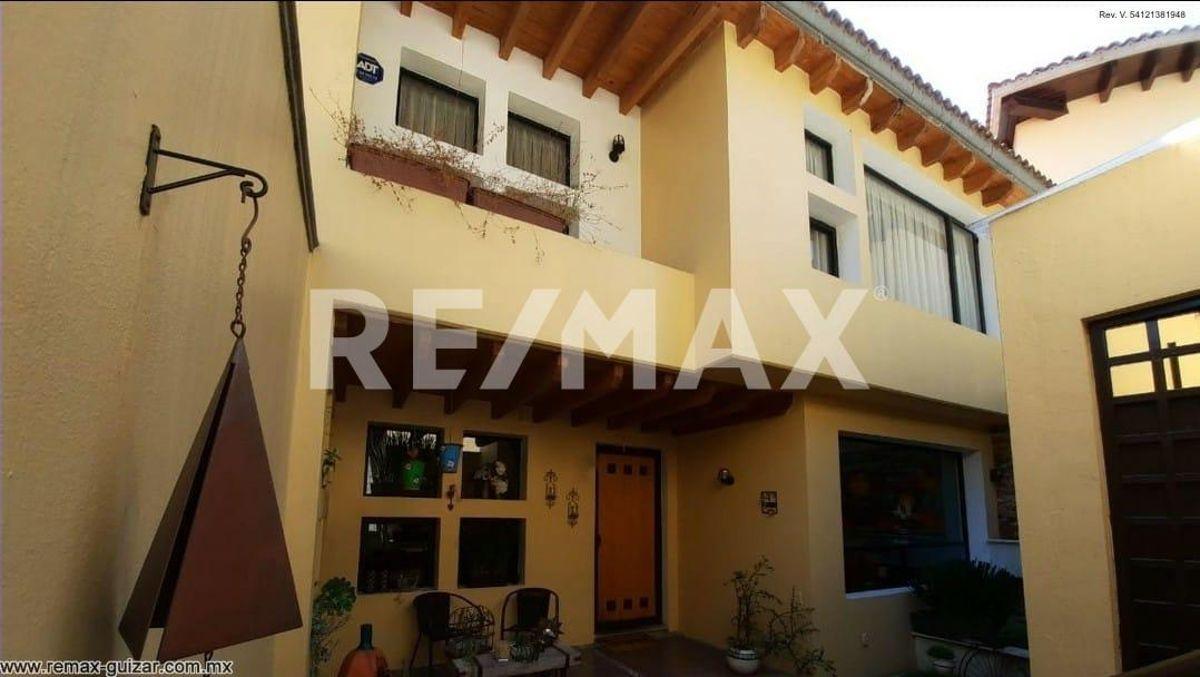 Venta Casa en Cerrada Santo Desierto, Calzada Desierto de Los Leones, Álvaro Obregón, Cdmx — foto principal