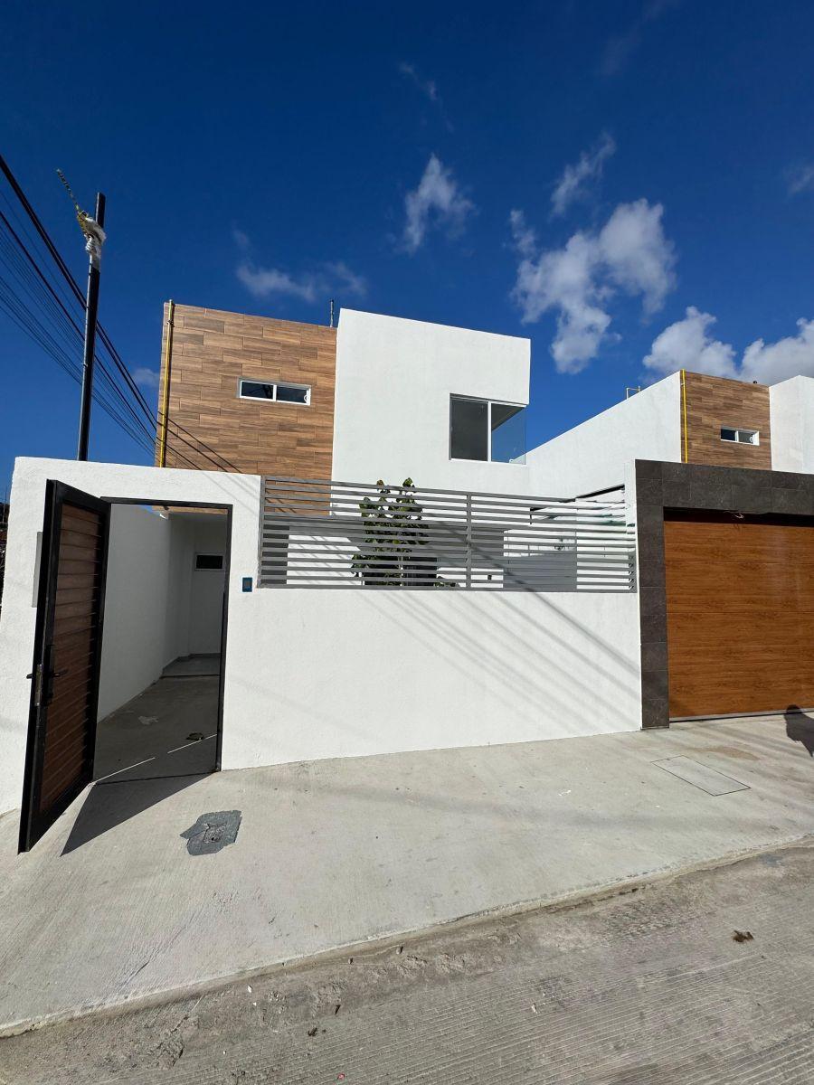 En Venta Espaciosa Casa con Amplio Patio, Acepta Crédito Hipotecario. — foto principal
