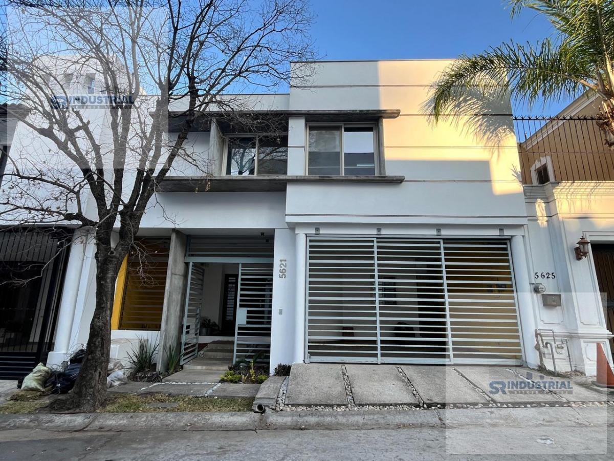 Casa en Renta en Monterrey Sur Jardines del Paseo — foto principal