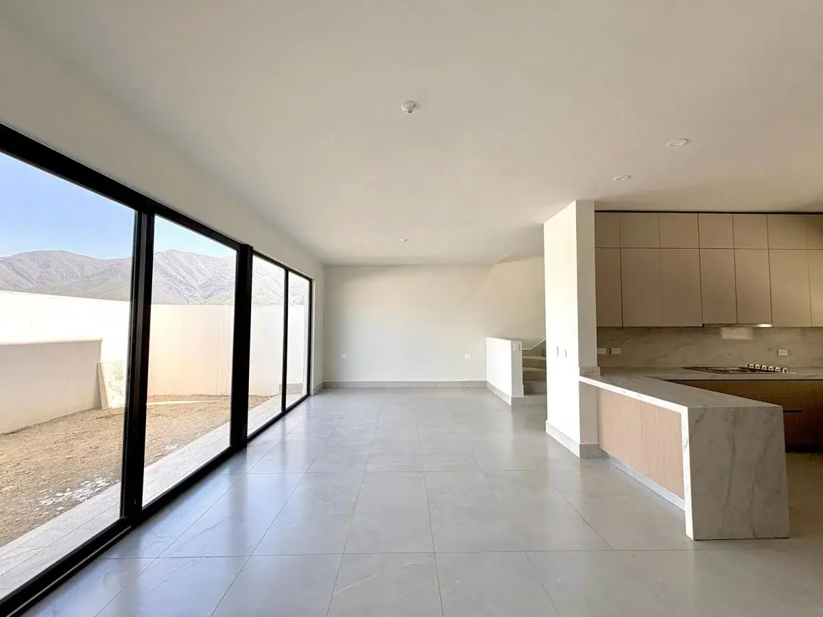 Casa en Renta a Estrenar en Montano Residencial Carretera Nacional — foto principal