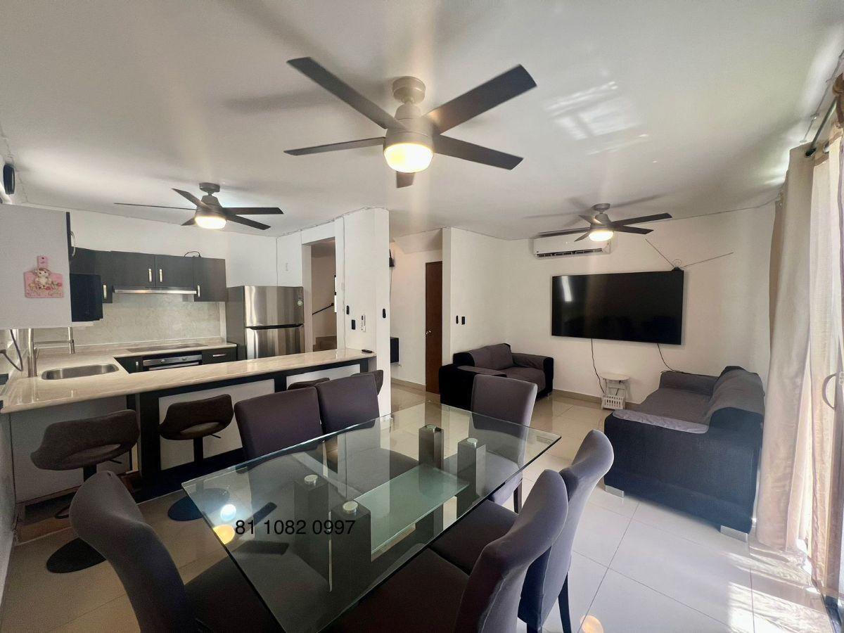 Casa en Renta Col. Arbado Folresta, Apodaca, N. L. Tres Pisos — foto principal