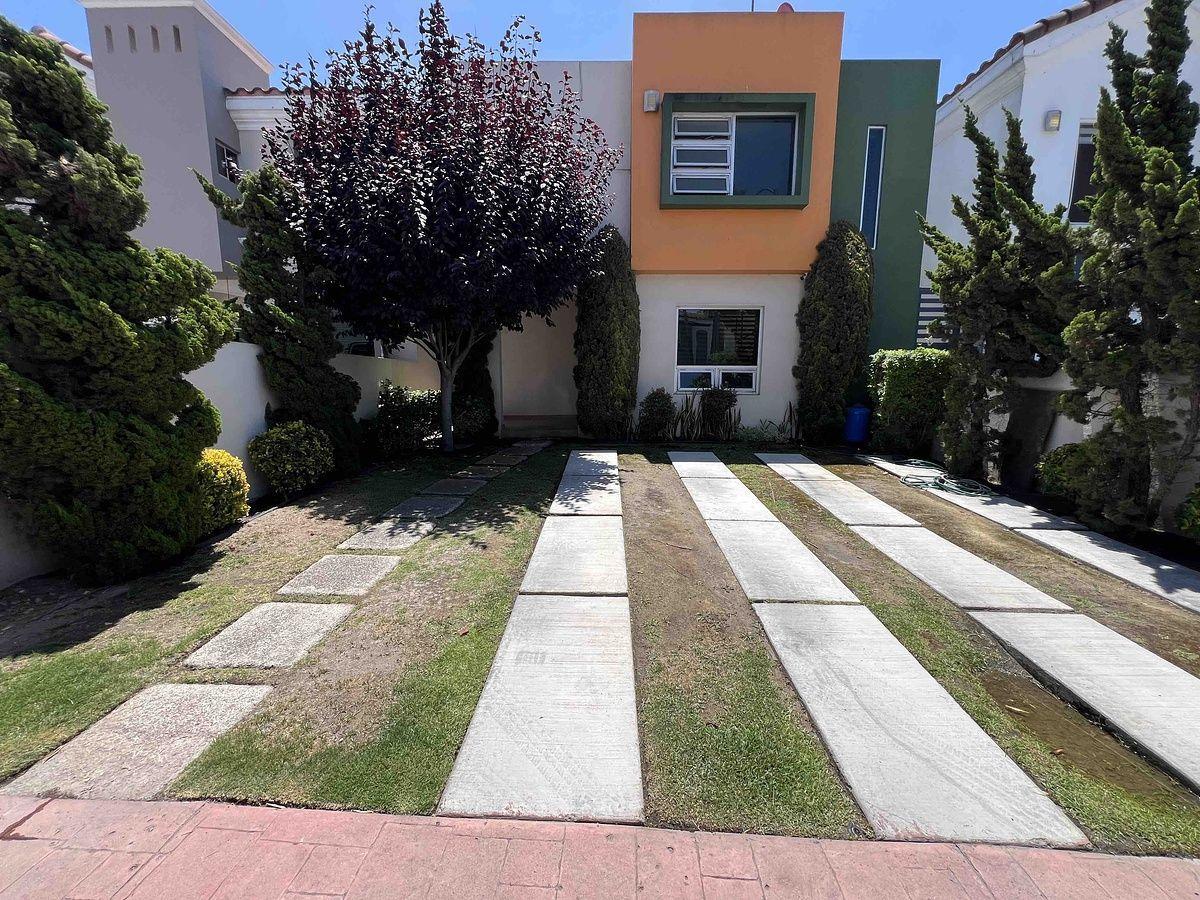 Residencia Independiente y en Privada, en Hacienda Agua Caliente — foto principal