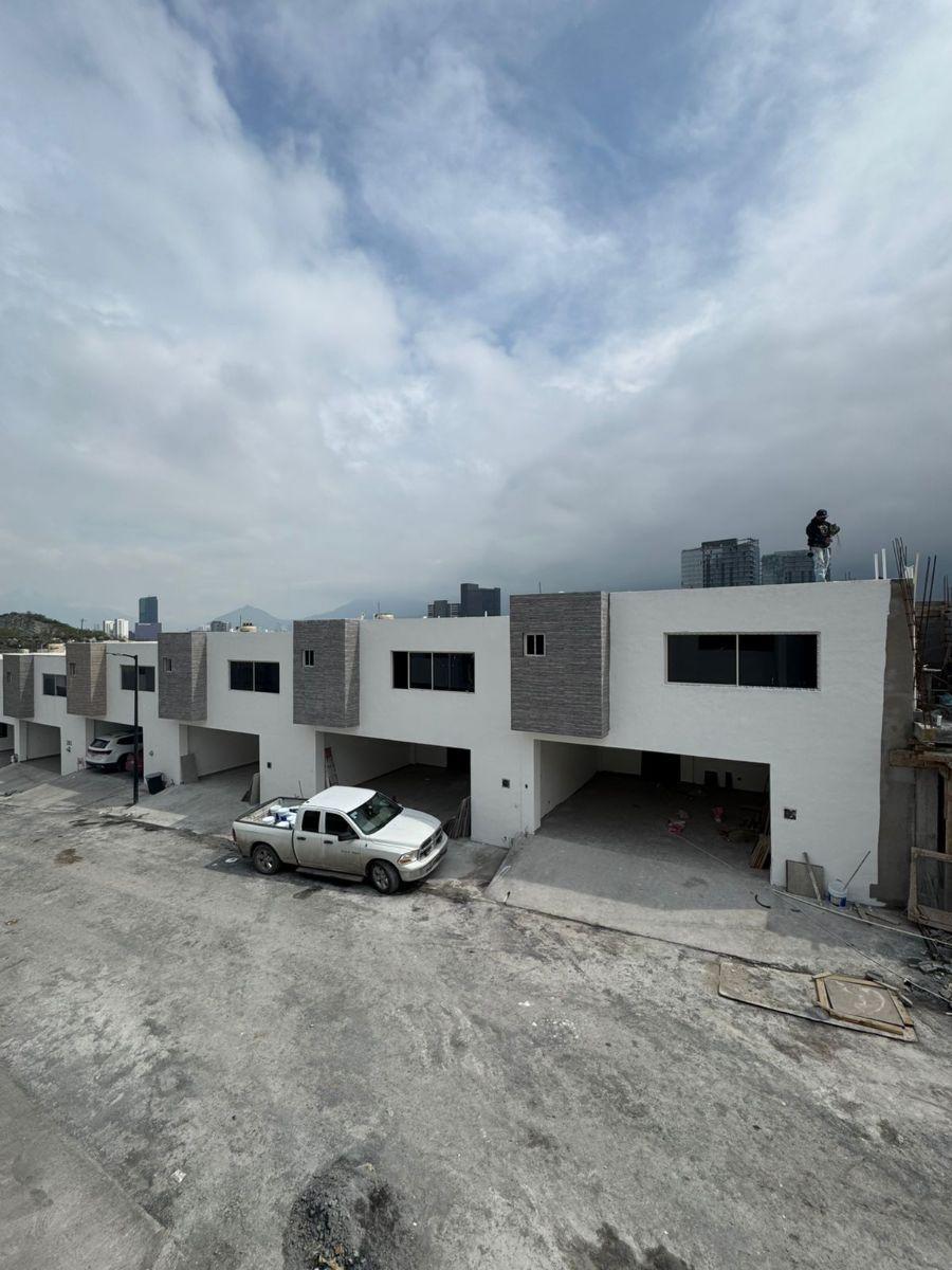 Casa en Venta, Cumbres del Valle, Zona Santa Maria, Monterrey Nuevo Leon Mexico — foto principal