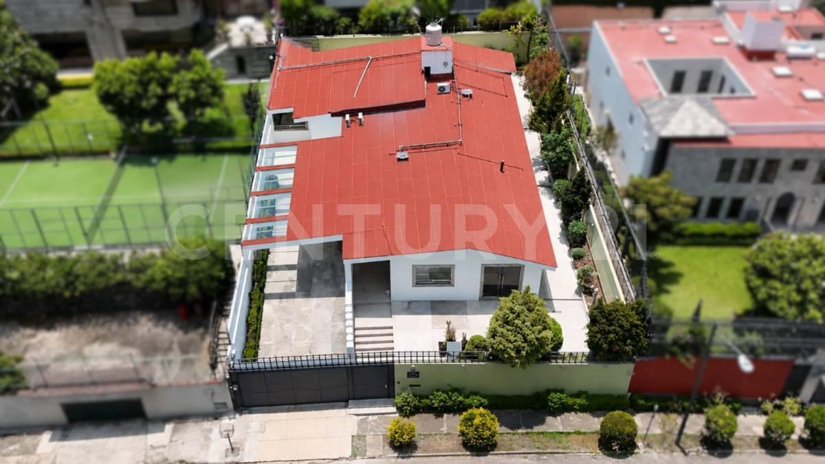 Casa Acondicionada con Oficinas en Renta en Bosques de Las Lomas — foto principal