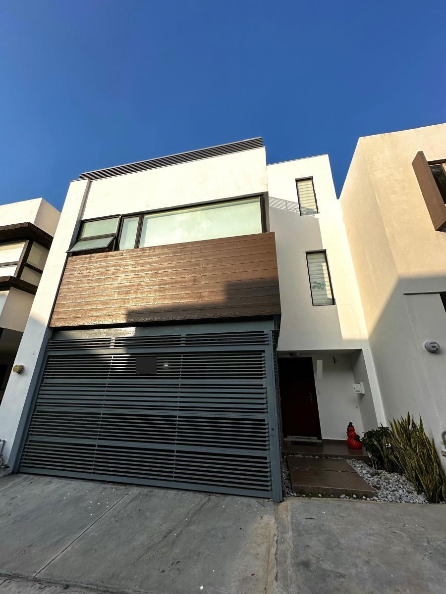 Casa en Venta en Rincón del Vergel, Zona Sur, Monterrey, N. L. — foto principal