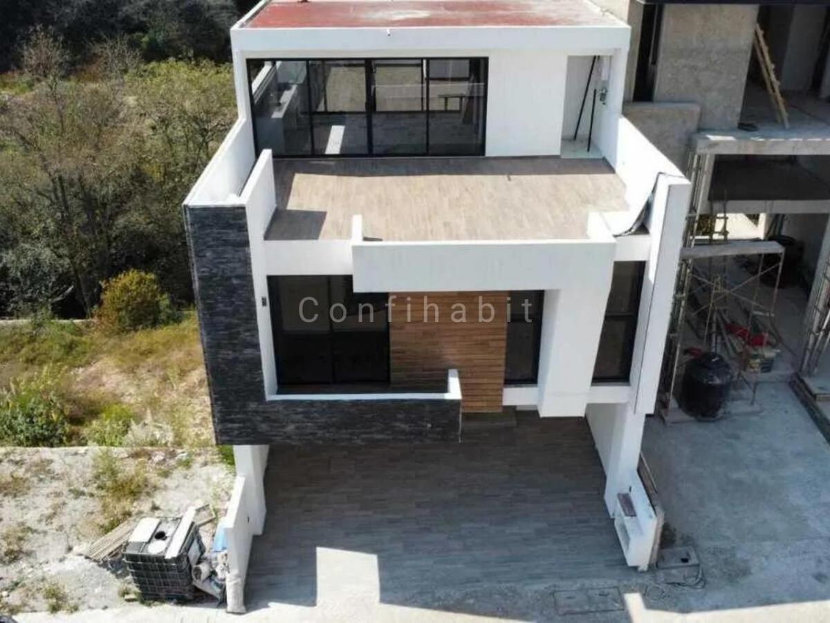 Casa en Venta en Bosque Esmeralda — foto principal