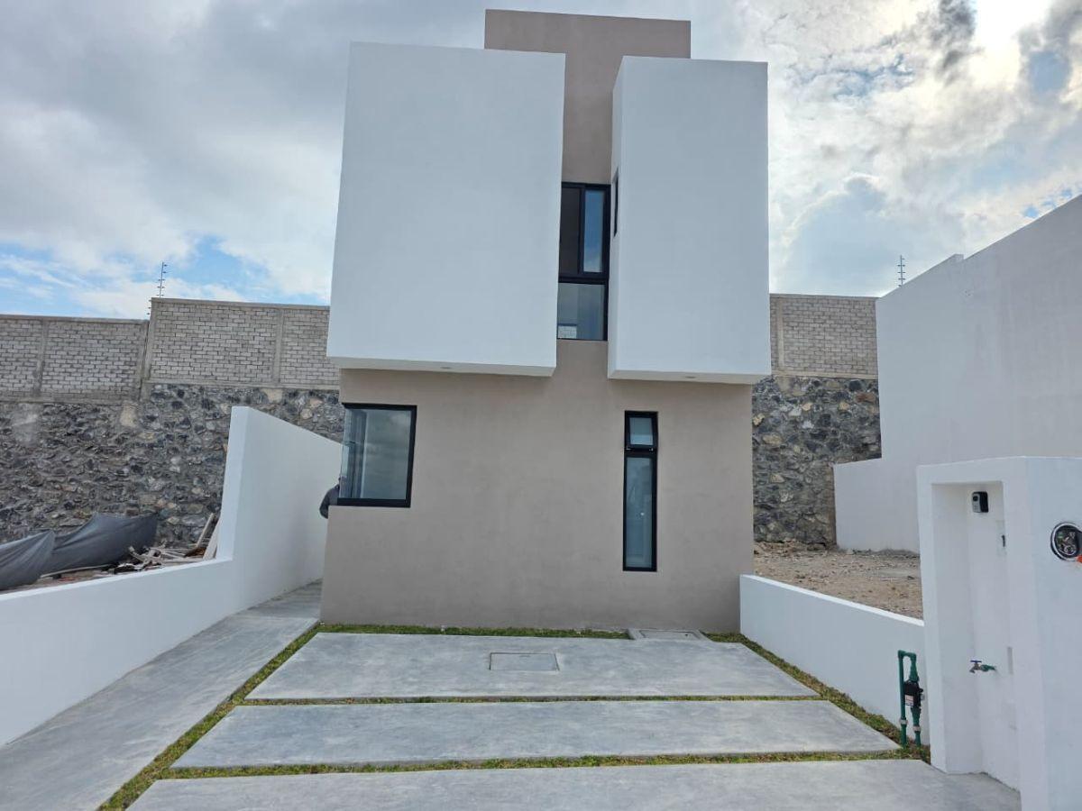 Casa en Venta en Capital Sur – Diseño Moderno, Doble Altura y Excelente Equipamiento — foto principal