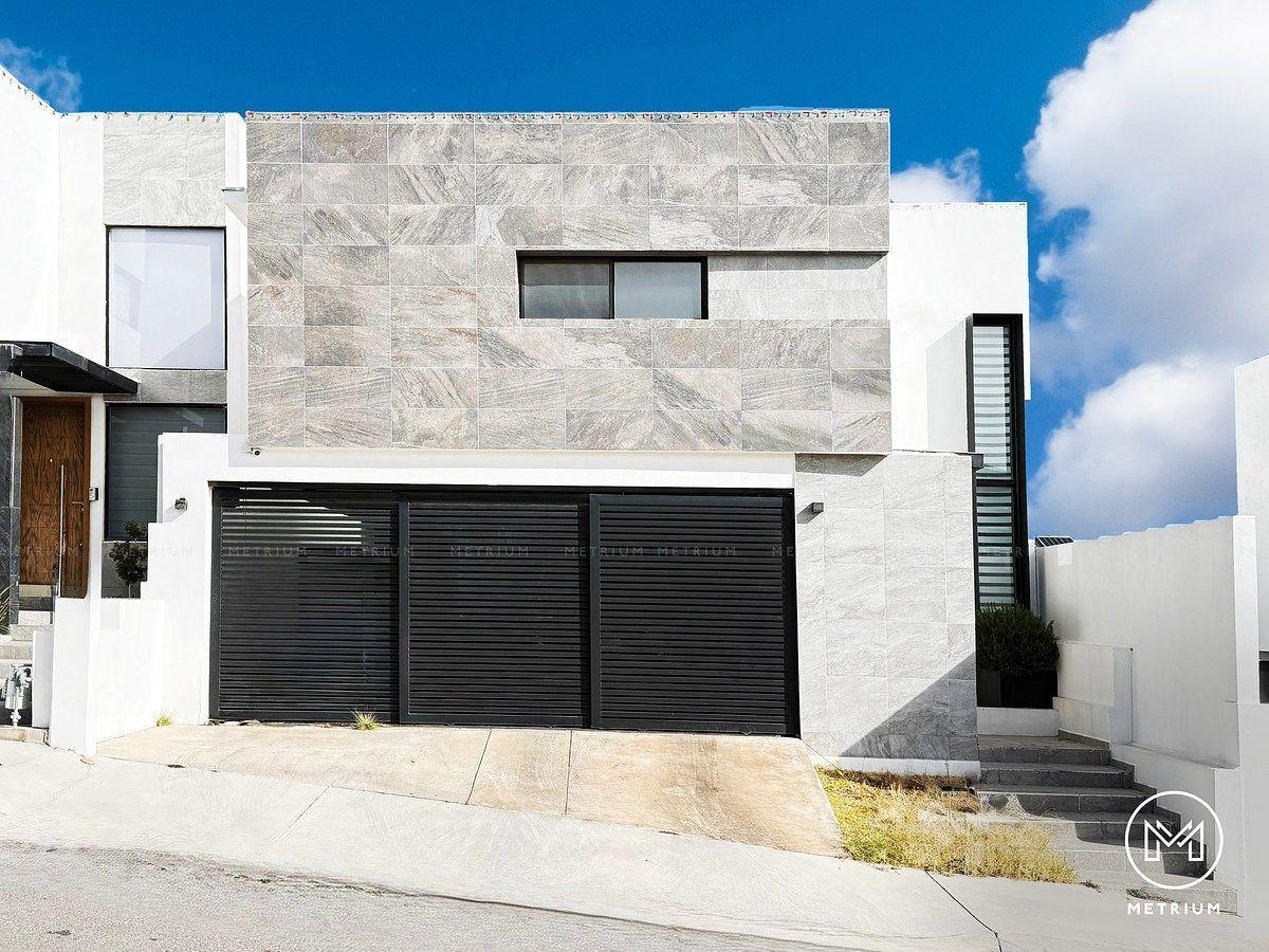 Casa en Venta Monte Caleres con Recamara en Planta Baja, Equipada en Zona Reliz — foto principal