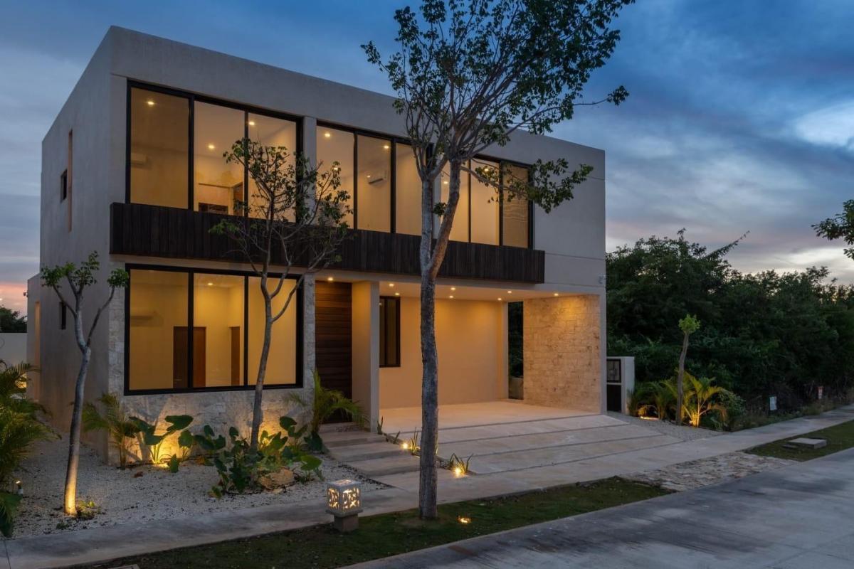 Casa en Venta en Mérida en El Yucatán Country Club | Casa Silus | — foto principal