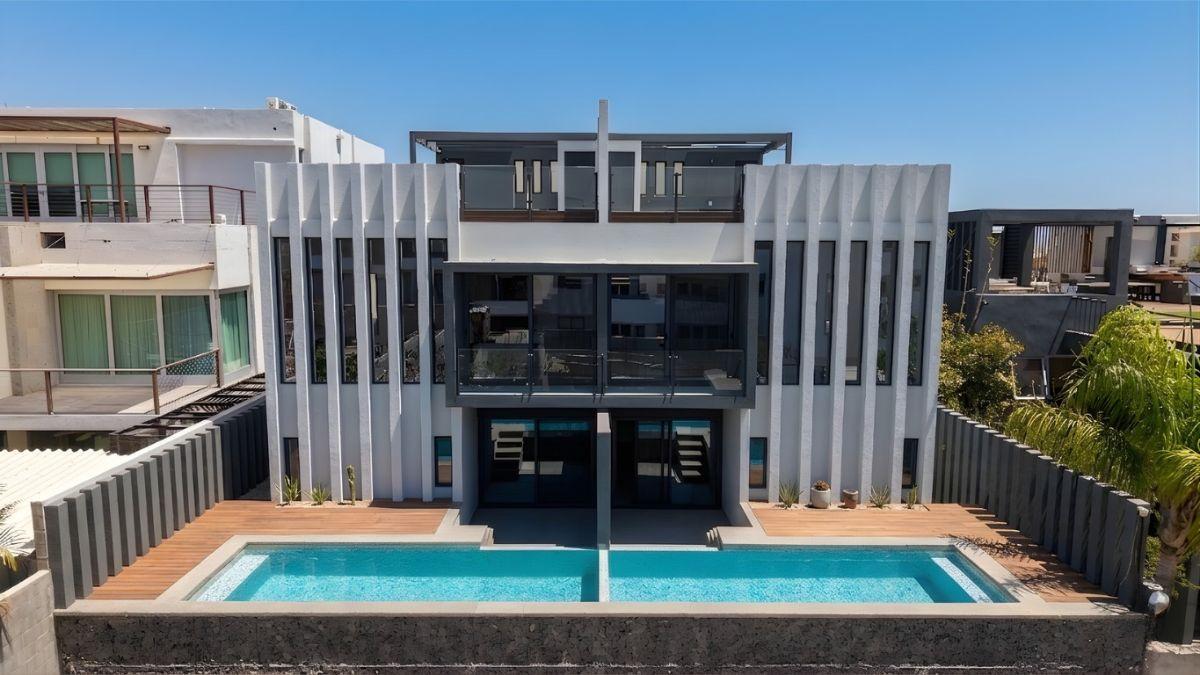 Casa en Venta en Cabo San Lucas en Ocean Hills Moderna con Alberca Privada, Jacuzzi y Garage — foto principal
