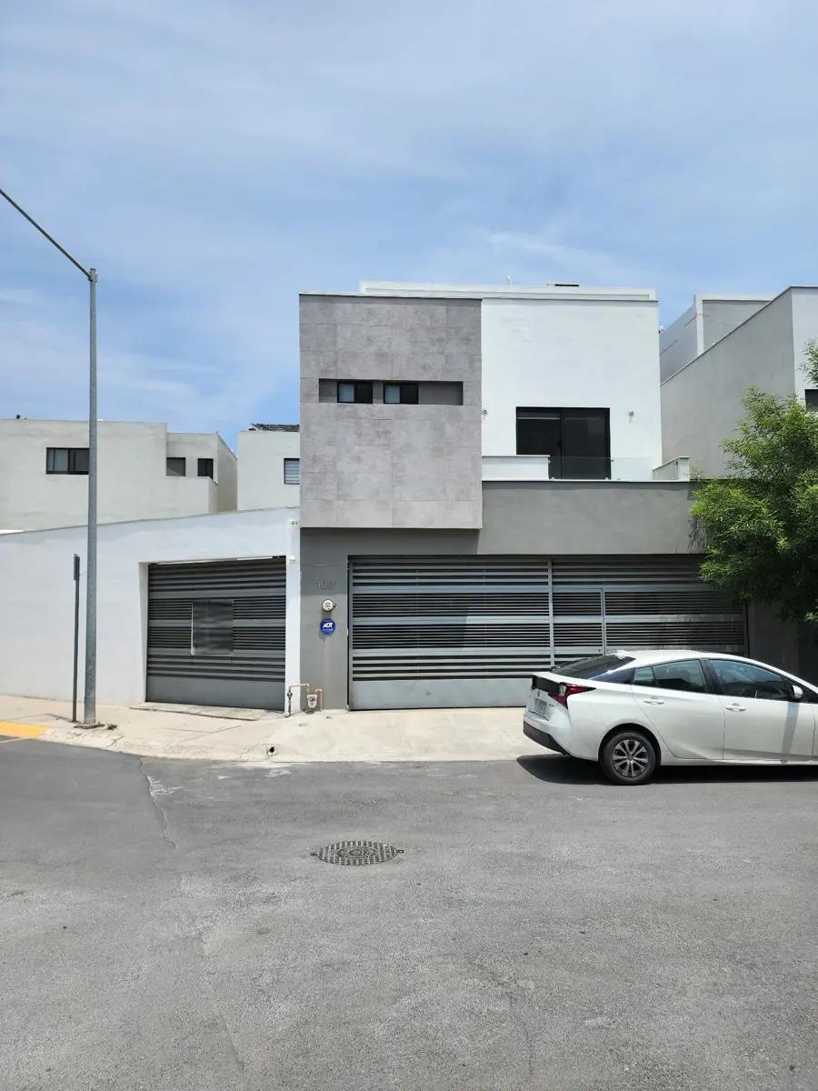 Casa en Venta en Privalia II | Esquina con Excedente de Terreno — foto principal