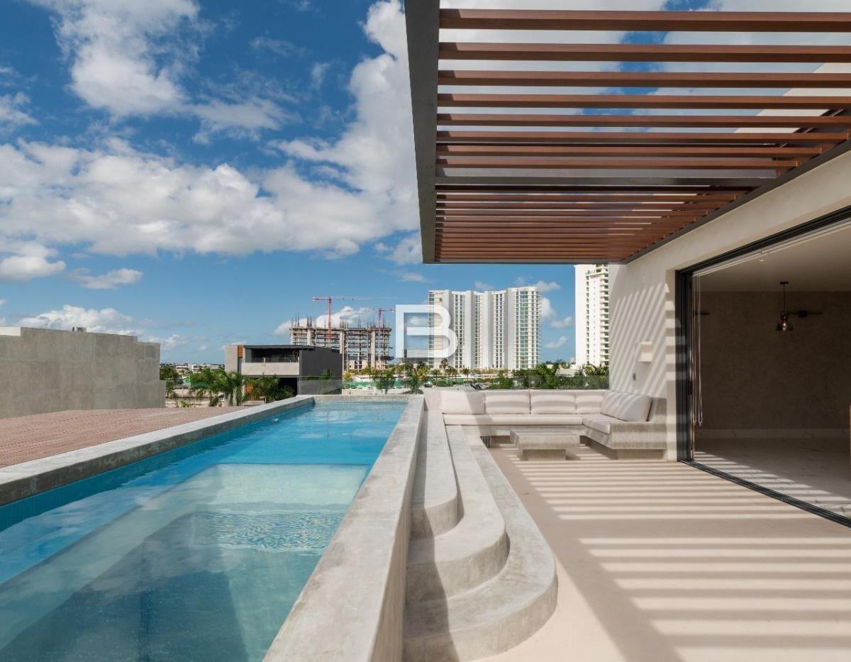 Exclusiva Casa en Venta en Puerto Cancun — foto principal