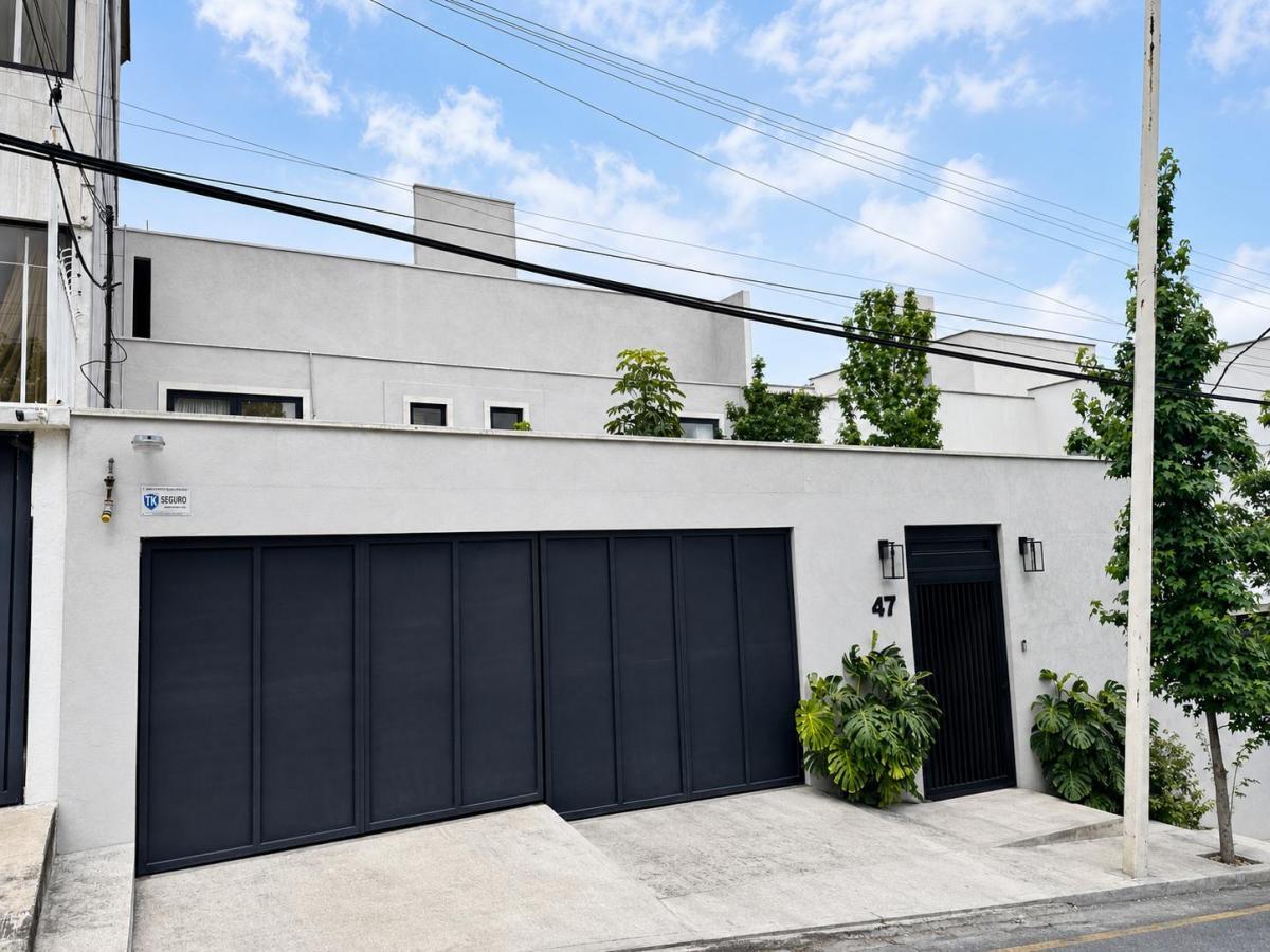 Casa en Venta en Lomas de Tecamachalco Remodelada — foto principal